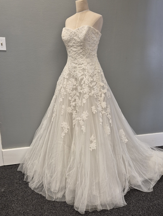 Pronovias Dresses & Skirts - Pronovias Alcanar Lace & Tulle A-Line Wedding Dress - US 12 - Bustle Ready